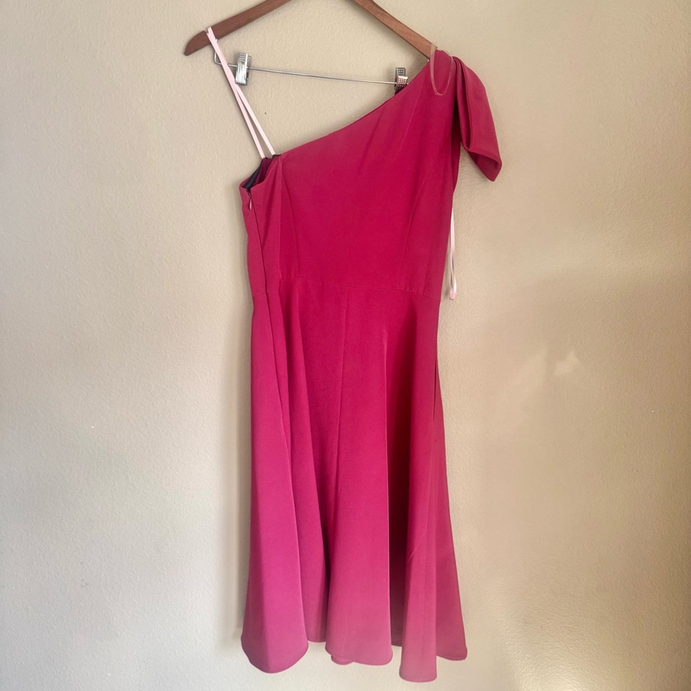 Gal Meets Glam NWT Yvonne One Shoulder Bow Knee Length Dress Crimson Red Size 6 - Picture 10 of 10